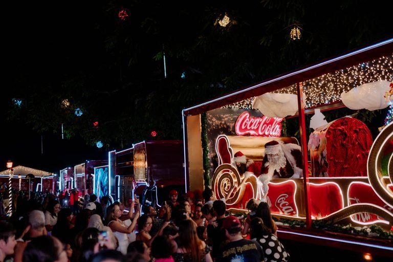 Caravana de Natal da Coca-Cola Bandeirantes percorre cidades em dezembro