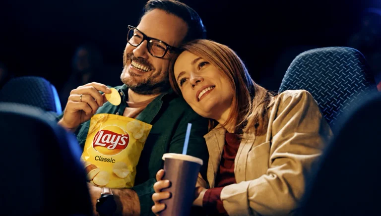 Lay’s faz distribuição de batatas no Cine Belas Artes