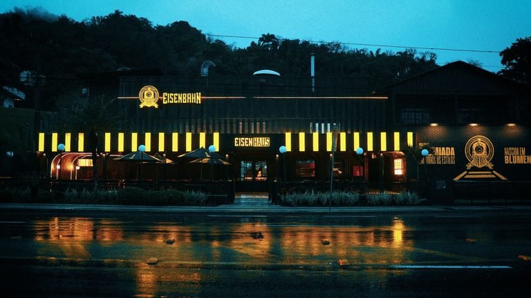 Eisenbahn reabre bar em Blumenau com novo conceito e experiências