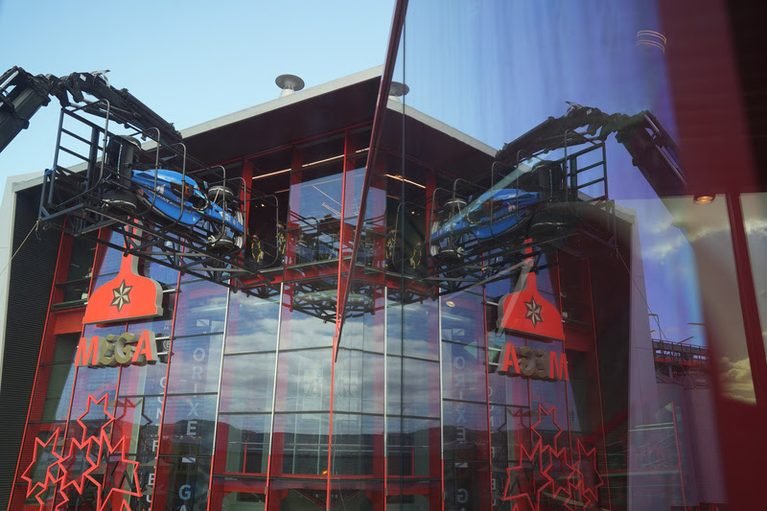 Estrella Galicia amplia atuação internacional e leva carro de F1 ao seu museu