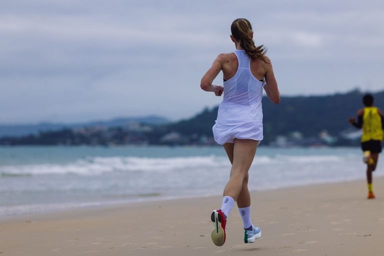 FILA conecta produto, atletas e comunidade na Maratona de Jurerê