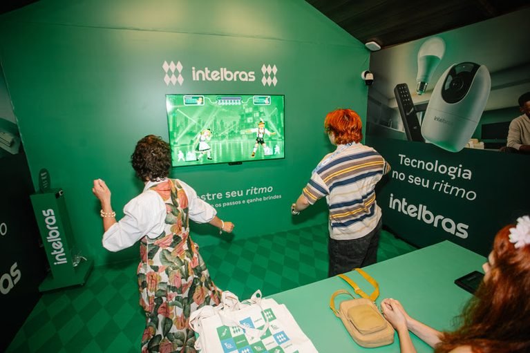 Intelbras transforma campanha em ativação na Oktoberfest Blumenau