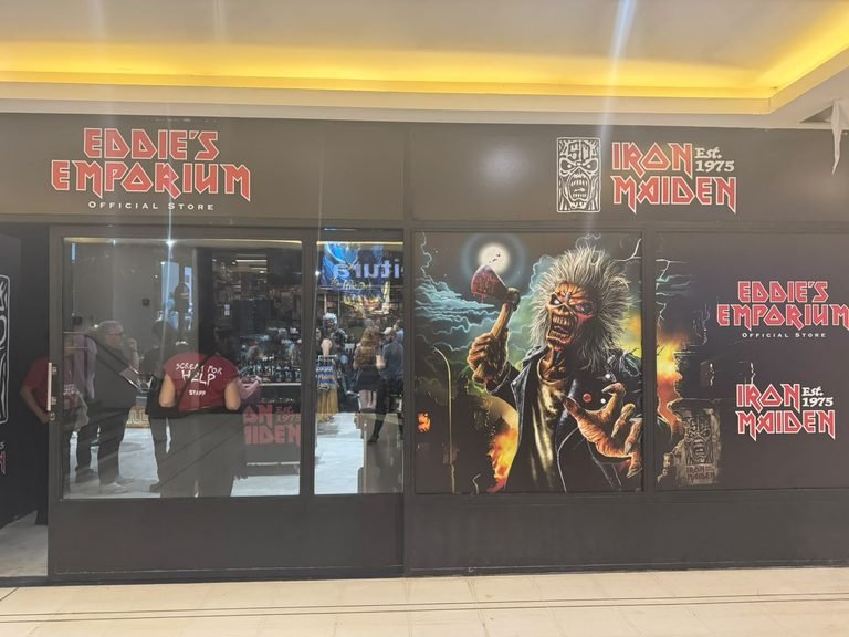 Iron Maiden celebra 50 anos com pop-up inédita em SP