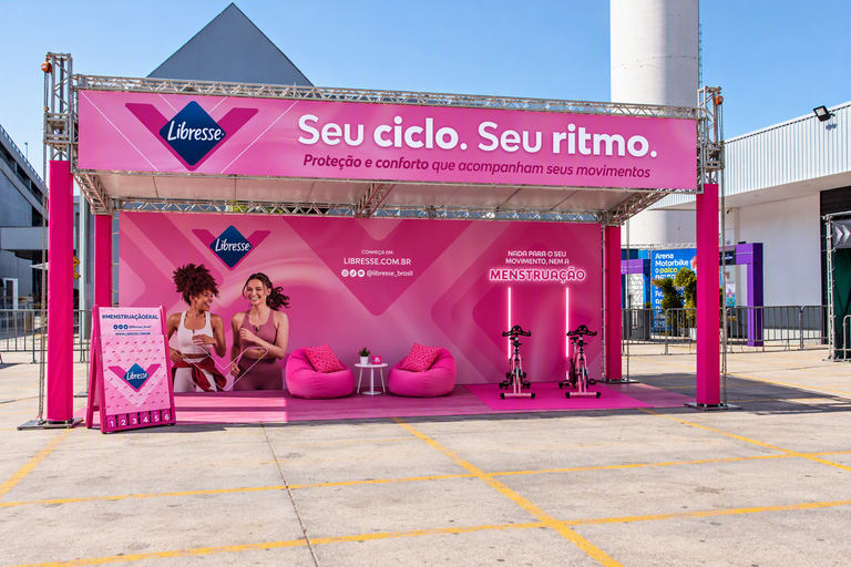 Libresse tem jogos, espaço de conforto e ação de dignidade menstrual na SP Pink Run