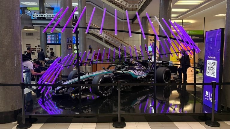 Nubank Ultravioleta leva Mercedes-AMG Petronas para experiências em SP