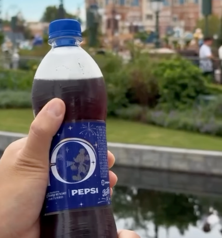 Pepsi transforma garrafa em animação do Mickey