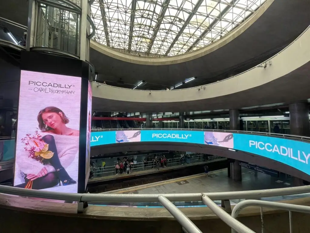 Piccadilly na Estação Sé
