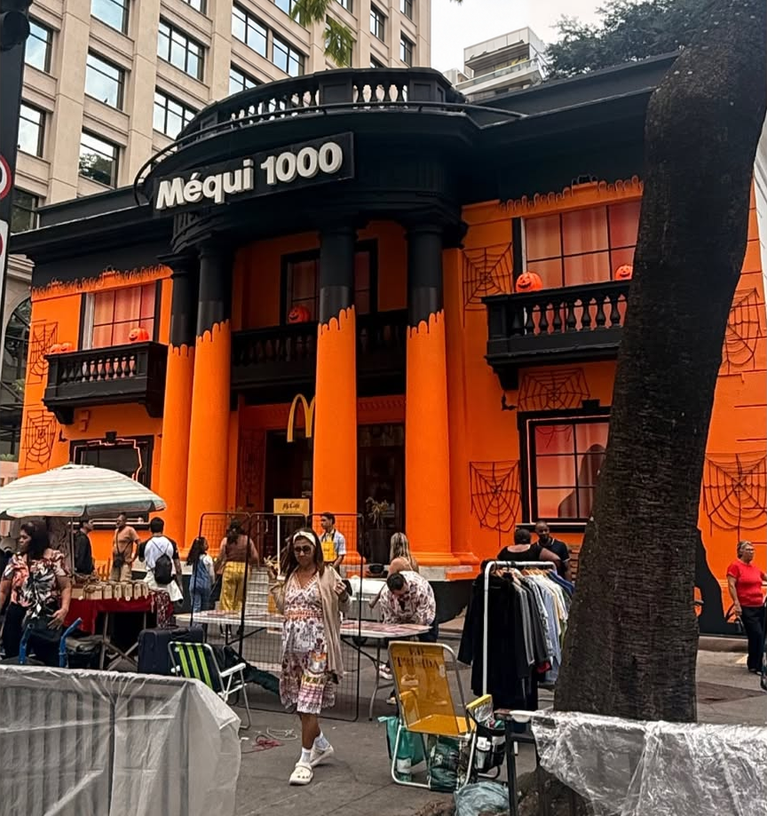 McDonald’s e Fanta transformam Méqui 1000 em cenário de Halloween