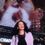 Eudora levou os melhores momentos do desfile de lançamento da marca de Sasha Meneghel para o público em um painel de LED no Shopping Cidade São Paulo