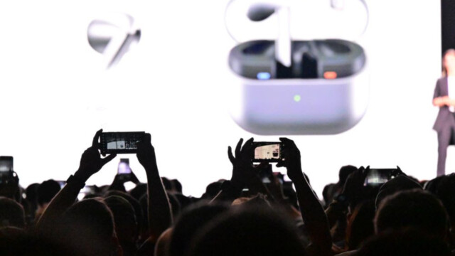 Duas semanas antes da Cerimônia de Abertura dos Jogos de Paris 2024, a Samsung Electronics apresentou a próxima fronteira da Galaxy AI1 no Galaxy Unpacked 2024, em 10 de julho, no Carrousel du Louvre – localizado no subsolo do histórico Museu do Louvre em Paris, França.