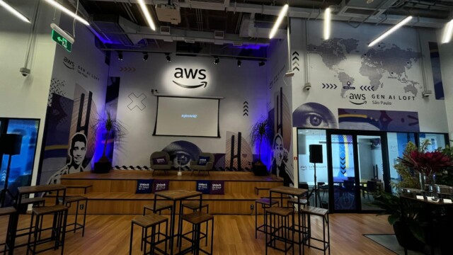 A Agência 947 acaba de marcar presença no cenário global da inteligência artificial ao ser escolhida para liderar o primeiro AWS GenAI Loft na América Latina. Localizado na Rua Butantã, 194, 9° andar, Pinheiros, em São Paulo, o novo espaço de 200m² dedicado à IA generativa abre suas portas nesta semana, proporcionando uma experiência única para desenvolvedores, empresas e entusiastas da tecnologia.