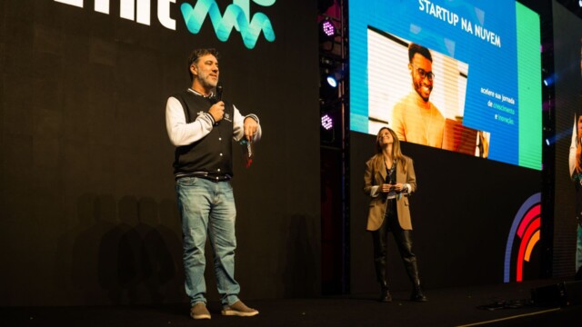 A Agência 947 realizou um projeto inovador e impactante para a Amazon Web Services (AWS) no Startup Summit, um dos maiores eventos do setor de startups do Brasil, com base no conceito "Unlock The Future" (Desbloqueando o Futuro). A iniciativa durante o evento, que aconteceu em Florianópolis entre os dias 14 e 16 de agosto, teve como objetivo destacar a AWS como a parceira ideal para impulsionar o crescimento dos empreendedores.