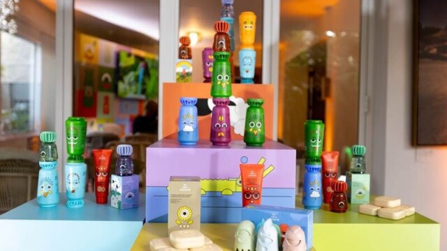 A Natura, em busca de promover uma infância mais conectada com a natureza, acaba de relançar a linha Naturé, de cuidados infantis. A novidade foi apresentada em um evento especial na Casa Conteúdo, em São Paulo, que contou com a presença de influenciadores, jornalistas e seus filhos.