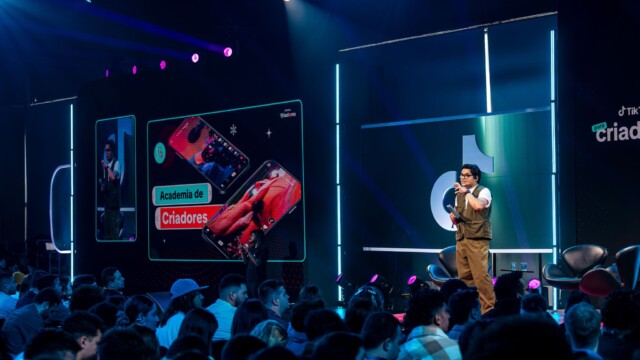A segunda edição do TikTok para Criadores movimentou a comunidade de criadores de conteúdo no dia 29 de agosto. O evento, com produção por conta da tm1 Brand Experience, foi apresentado por Paulo Vieira, e ofereceu um dia inteiro de conhecimento e networking, com painéis sobre as mais diversas temáticas relacionadas à criação de conteúdo no TikTok.