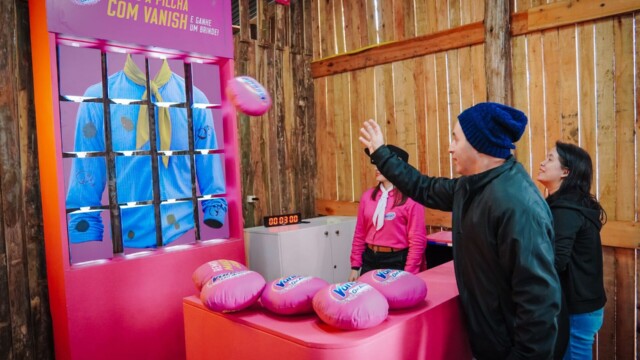 A Agência 947 iniciou sua jornada nos festivais do Sul de forma memorável, elevando a experiência do público na Semana Farroupilha em ativações criadas para a Vanish (Reckitt). A agência, reconhecida por criar experiências inesquecíveis entre marcas e seus públicos, conseguiu solidificar a presença da Vanish em um dos maiores eventos culturais do Rio Grande do Sul.