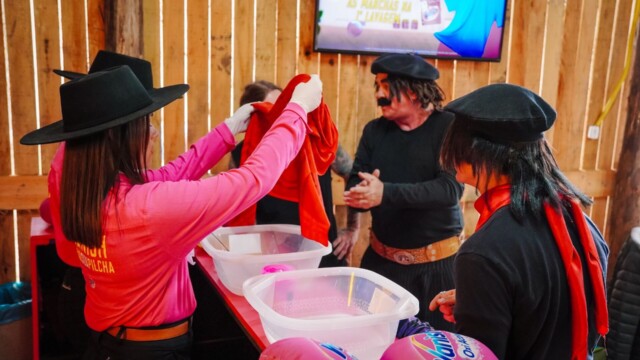 A Agência 947 iniciou sua jornada nos festivais do Sul de forma memorável, elevando a experiência do público na Semana Farroupilha em ativações criadas para a Vanish (Reckitt). A agência, reconhecida por criar experiências inesquecíveis entre marcas e seus públicos, conseguiu solidificar a presença da Vanish em um dos maiores eventos culturais do Rio Grande do Sul.