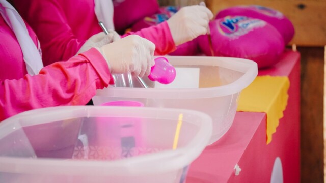 A Agência 947 iniciou sua jornada nos festivais do Sul de forma memorável, elevando a experiência do público na Semana Farroupilha em ativações criadas para a Vanish (Reckitt). A agência, reconhecida por criar experiências inesquecíveis entre marcas e seus públicos, conseguiu solidificar a presença da Vanish em um dos maiores eventos culturais do Rio Grande do Sul.