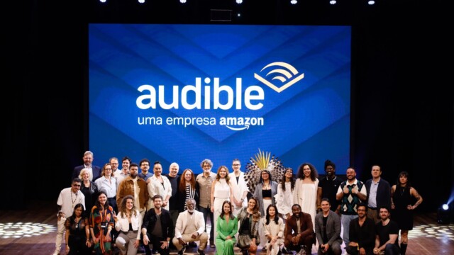 Em um evento repleto de magia e criatividade, a Amazon, em parceria com a agência F/Malta, comemorou o primeiro aniversário da Audible no Brasil. Para marcar a ocasião, a marca apresentou os aguardados Audible Originals, audiosséries exclusivas produzidas por talentos brasileiros, além de experiências imersivas como um teatro de sombras.