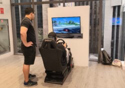 A Avenida Paulista se transforma no epicentro do universo gamer! Em comemoração ao Dia das Crianças, o Shopping Cidade São Paulo apresenta a Arena Gamer, um espaço totalmente dedicado aos apaixonados por videogames. De 4 a 13 de outubro, o quarto piso do shopping, próximo ao Cinemark, está sendo palco de uma verdadeira maratona de jogos, com títulos famosos que prometem divertir a todos.