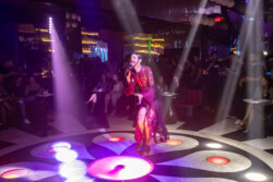 A BTO+, uma das agências de live marketing mais inovadoras do Brasil, completou 15 anos de história com uma celebração inesquecível no centro da capital paulista. A festa, realizada no Love Cabaret, reuniu colaboradores, parceiros e clientes em uma noite repleta de música, gastronomia e performances artísticas que refletiram a essência da marca: ousadia, criatividade e a busca constante por experiências extraordinárias.