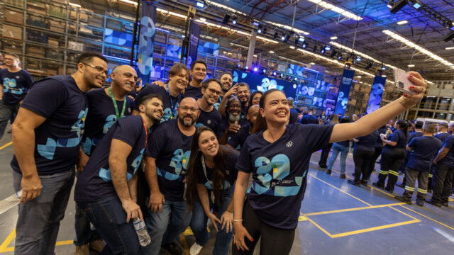 A Hype, renomada agência de eventos, mais uma vez superou expectativas e transformou um ambiente industrial em um palco de celebração memorável. Em parceria com a Volkswagen do Brasil, a agência idealizou e executou uma festa para marcar os 20 anos do maior Centro de Distribuição de Peças e Acessórios da América Latina.