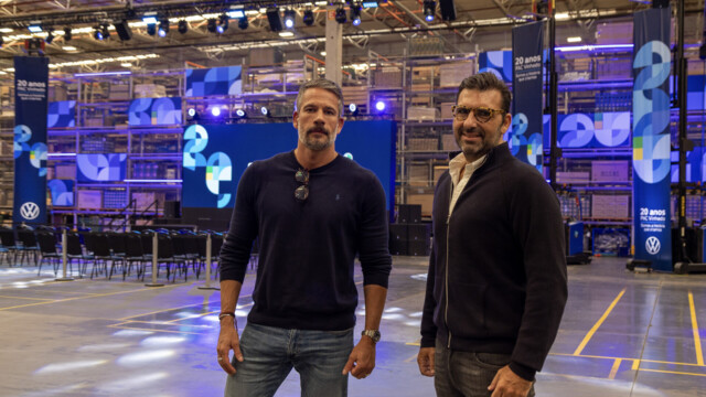 A Hype, renomada agência de eventos, mais uma vez superou expectativas e transformou um ambiente industrial em um palco de celebração memorável. Em parceria com a Volkswagen do Brasil, a agência idealizou e executou uma festa para marcar os 20 anos do maior Centro de Distribuição de Peças e Acessórios da América Latina.