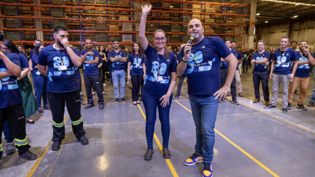 A Hype, renomada agência de eventos, mais uma vez superou expectativas e transformou um ambiente industrial em um palco de celebração memorável. Em parceria com a Volkswagen do Brasil, a agência idealizou e executou uma festa para marcar os 20 anos do maior Centro de Distribuição de Peças e Acessórios da América Latina.