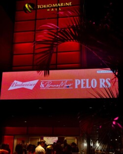 A Budweiser, em um evento que uniu música, solidariedade e experiências únicas, promoveu em São Paulo o primeiro show de Bruno Mars no Brasil. O espetáculo, realizado no Tokio Marine Hall, em 1º de outubro, proporcionou aos fãs uma noite inesquecível e ainda contribuiu para uma causa nobre.