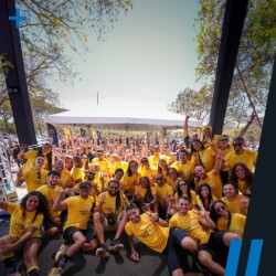 A Smart Fit, maior rede de academias da América Latina, celebrou em grande estilo seus 15 anos de história com um mega evento em 10 capitais brasileiras no dia 31 de agosto. A ação, batizada de Smart Fit Day, reuniu milhares de pessoas em busca de atividades físicas, diversão e celebração.