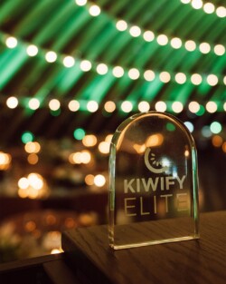 A 3ª edição do Kiwify Elite, evento exclusivo para grandes nomes do marketing digital, chegou ao fim, após 14 dias de experiências inesquecíveis na Islândia, de 25 de outubro a 2 de novembro. Organizado pela Fito Ag., agência responsável por transformar ideias em experiências memoráveis, o evento reuniu os maiores produtores digitais do Brasil em um cenário único e inspirador.