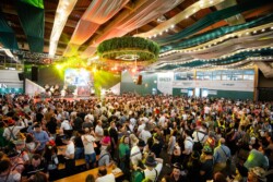 A Agência Guru, responsável pela concepção e execução da 39ª Oktoberfest Blumenau, celebra o sucesso da maior festa alemã das Américas. O evento, que ocorreu entre os dias 9 e 27 de outubro, reuniu cerca de 600 mil pessoas em 19 dias de muita festa, tradição e celebração da cultura cervejeira.