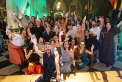 A Natura, líder em perfumaria no Brasil, promoveu um evento inesquecível em Recife, na última semana, para celebrar o lançamento de seus novos deo parfums Essencial Sentir. A marca escolheu a capital pernambucana, um dos maiores mercados de perfumes do país, para apresentar as novidades que prometem revolucionar o universo das fragrâncias.