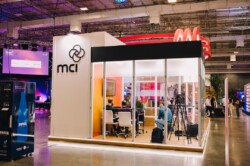 O estande da MCI Brasil no HSM+ 2024 foi um dos destaques do maior evento de gestão e inovação da América Latina. Com um conceito inovador que uniu sabor, propósito e estratégia, a agência proporcionou uma experiência única aos visitantes.